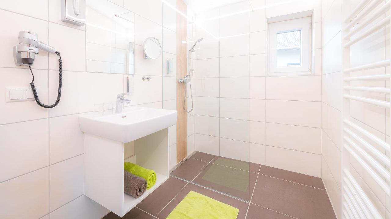Golf-Tennis-Wellnesshotel Mori Sankt Kanzian am Klopeiner See Eksteriør billede